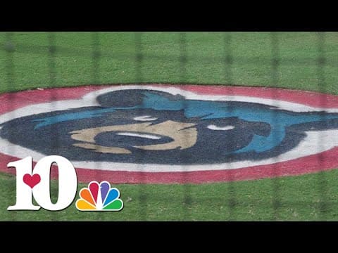 Fans say goodbye to Smokies Stadium