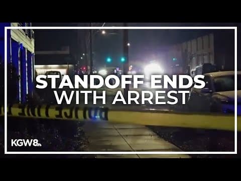 Police arrest armed man after standoff in Southeast Portland