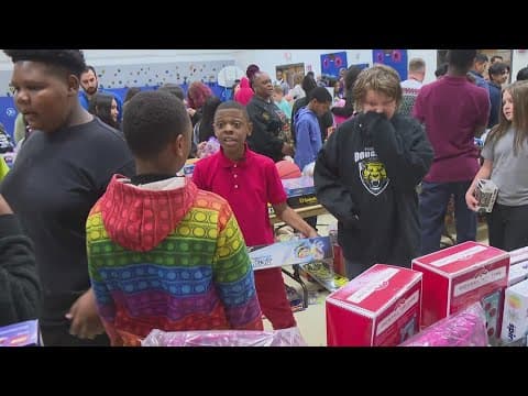 Former Colt Marlin Jackson hosts Christmas toy drive