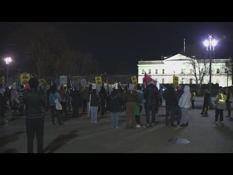 US airstrikes in Yemen protested outside White House