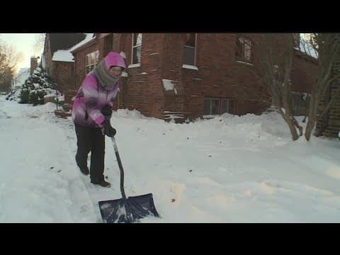 Should MPLS clear the sidewalks? Some say "yes"