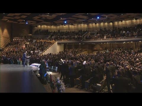 Dallas Mayor Eric Johnson thanks Darron Burks' mother, family 'for raising such a great young man'