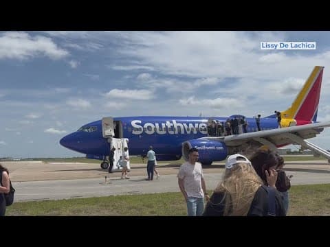 Flight from Houston to Cabo returns to Hobby, passengers evacuated on tarmac