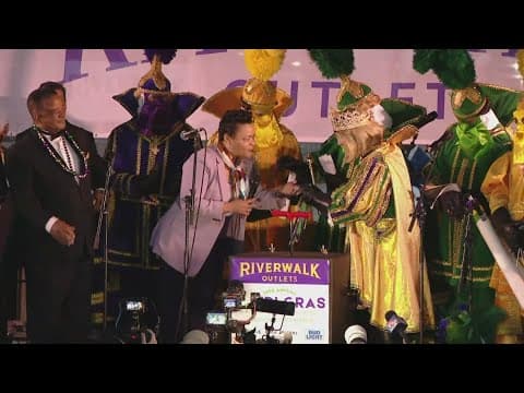 Paradegoers react to Zulu and Rex to rolling early on Fat Tuesday