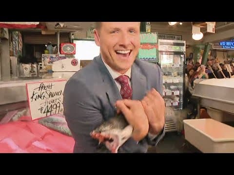 10TV's Adam King attempts fish catch at Pike Place Fish Market in Seattle