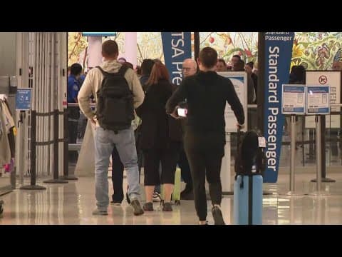 Fall break travelers fill up Indianapolis International Airport