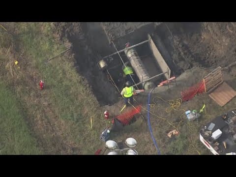 What's being done to put out the Deer Park pipeline fire?