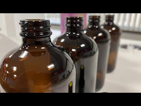 Is vinegar as effective as bleach? We put them to the test | What's the Deal?