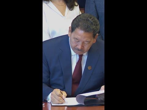 Mayor Harrell signs two executive orders in case of National Guard deployment