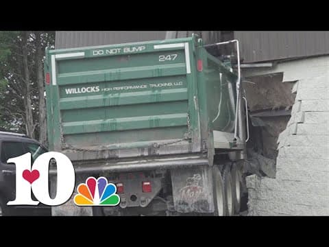 Dump truck crashes into Maryville Dollar General, injuries unknown