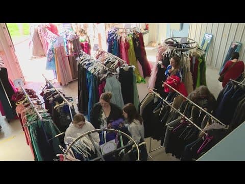 "Project Prom" provides free dresses and suits