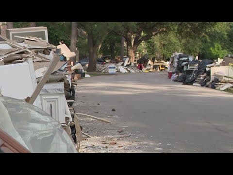 Volunteers help Conroe community clean up after catastrophic flooding