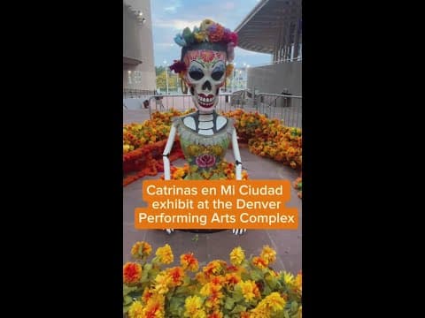 Catrinas en mi Ciudad exhibit