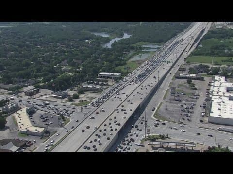 Multi-vehicle wreck has all lanes of Gulf Freeway southbound at FM 518 closed