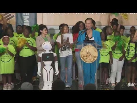 DC mayor fires up summer youth employment programs