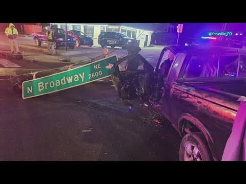 KPD: Crash results in injuries and downed traffic lights on North Broadway Monday night