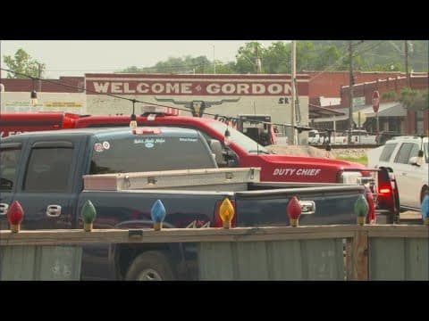'This is Gordon' | Small North Texas community begins recovery process after tornado
