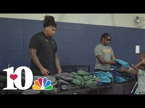 Vols offensive lineman Gerald Mincey organizes back-to-school supply drive for Boys and Girls Club
