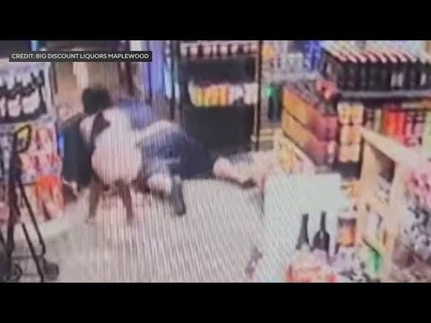 8-year-old girl fights off armed robber with baseball bat I Via: CNN
