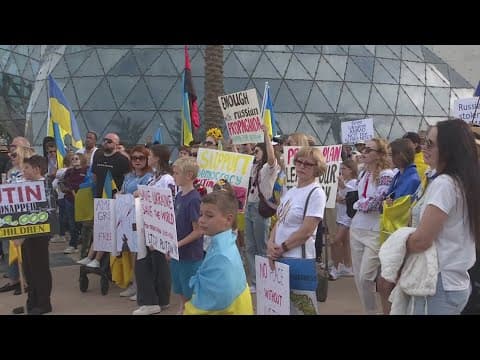 Rally held on St. Pete's waterfront in support of Ukraine