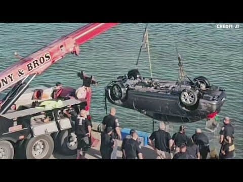 Galveston police: Driver charged with DWI after car goes off Pier 21