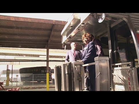 Gov. Edwards signs agreement for Amtrak train service from New Orleans to Baton Rouge