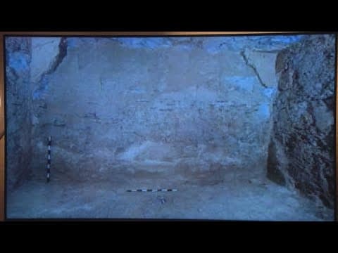 Archeologists unearth tomb of ancient Egyptian king