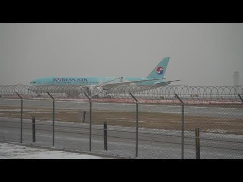 DFW Airport reporting hundreds of cancellations and delays amid winter weather Thursday