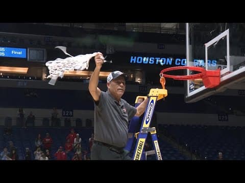 Houston celebrates Midwest Regional title in Indianapolis