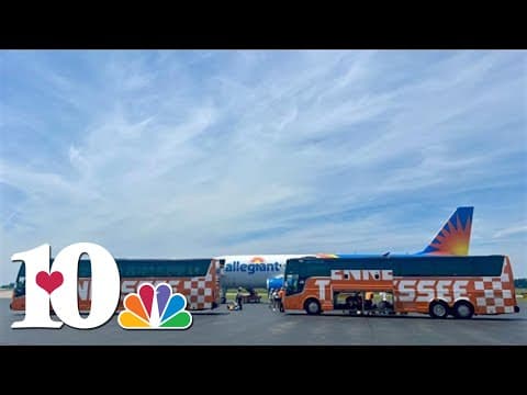 UT Baseball arrives for Game 2 of the College World Series against UNC