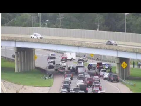 One person killed in crash on I-610 West