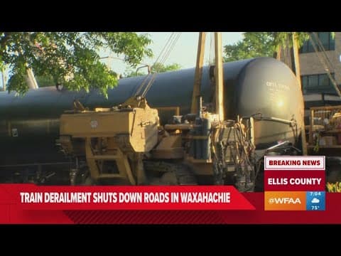 Train derails in downtown Waxahachie, closing several roads