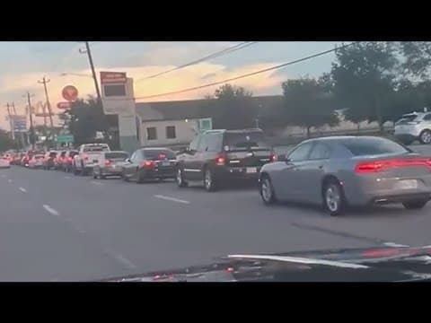 Long lines at Houston fast food restaurant post-Beryl