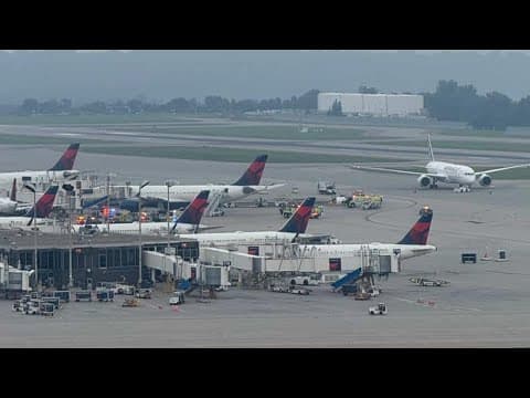 25 transported to hospitals after Delta flight diverted to Minneapolis airport