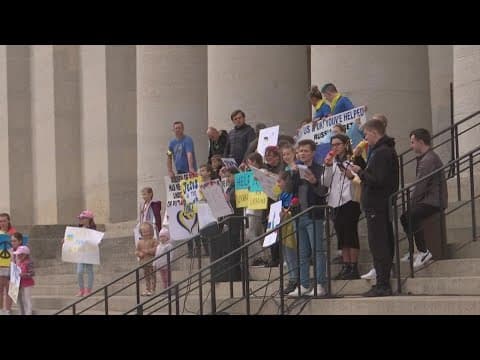 Central Ohioans pray and show solidarity for Ukraine
