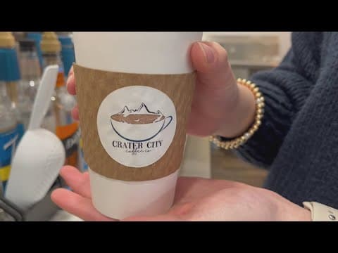 Middlesboro coffee shop welcomes people on snow day