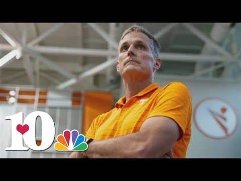 UT Swim and Dive extend Matt Kredich contract