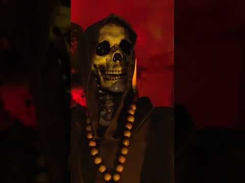 Haunted Halloween decorated homes spook families in San Diego #Halloween #decorating #sandiego