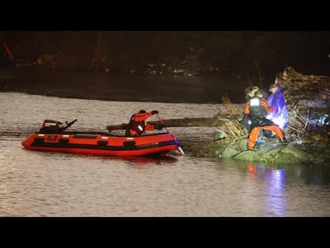 2 men rescued on White River 'small island' in downtown Indianapolis