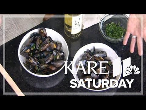 RECIPE: Mussels in White Wine (Moules Marinières)