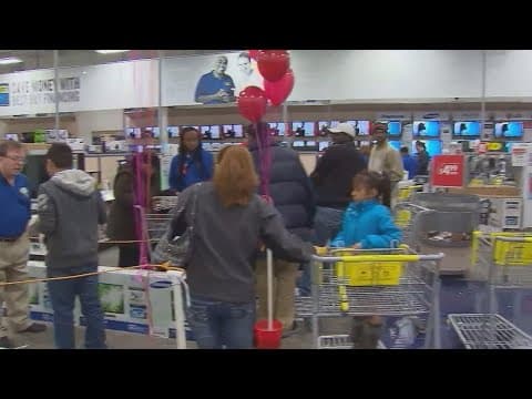 Donald Trump says he is pausing the trade deadline with China