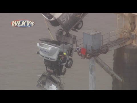 Kentucky bridge rescue: Driver pulled from dangling big rig