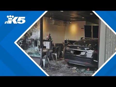 Car accidentally crashes into Bellevue restaurant