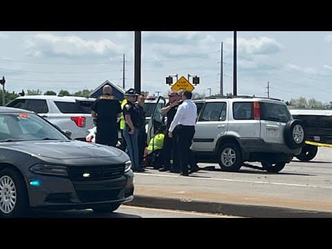 Teen shot in apparent road rage incident, car crashes on I-465