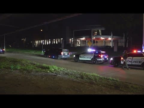 Suspect accused of stabbing woman during robbery, linked to earlier armed robbery, HPD says