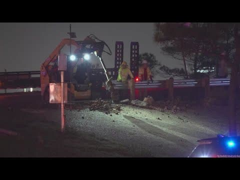 Police investigating deadly hit-and-run crash on the Gulf Freeway near the South Loop