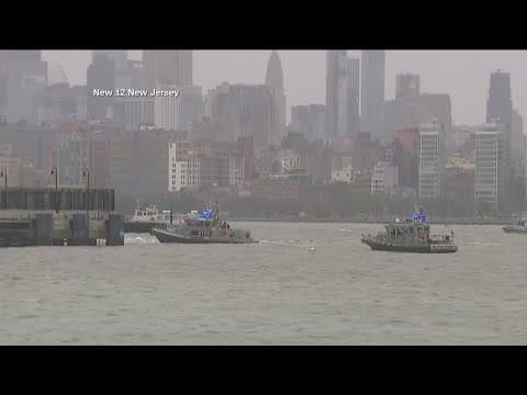 6 killed in helicopter crash in the Hudson River in New York City