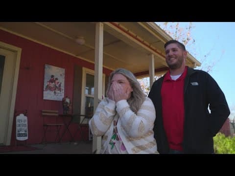 A holiday reunion: Couple meets Mr. and Mrs. Claus who 'crashed' their wedding