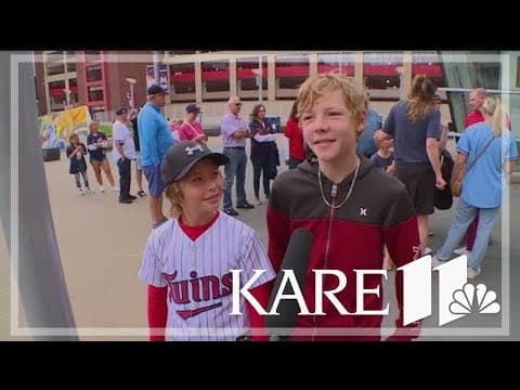 Twins fans line up for the 2023 Homer Hanky
