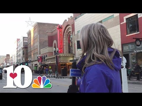 Downtown Knoxville prepares to light the Christmas tree